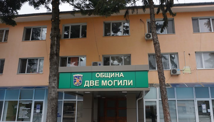 Комплексът предлага тенис корт, фитнес зала, сауна и барче с детска площадка