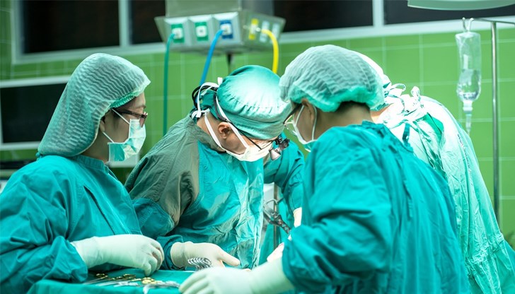 Уникалната операция е направена на 70-годишен пациент с рак на белите дробове