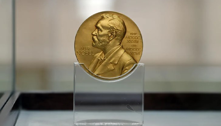 Шведската академия го отличи за "завладяващо и визионерско творчество, което потвърждава силата на изкуството"