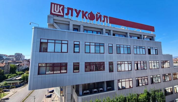 Решението засяга пряко българската рафинерия "Лукойл-Нефтохим" в Бургас Решението засяга пряко българската рафинерия "Лукойл-Нефтохим" в Бургас