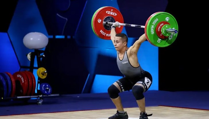 Русенският тежкоатлет постигна двубой от 244 килограма в категорията до 60 килограма при юношите