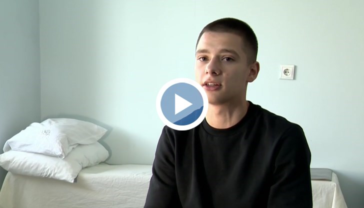 Лекари от ИСУЛ спасиха ръка на момче с "био стъкло"