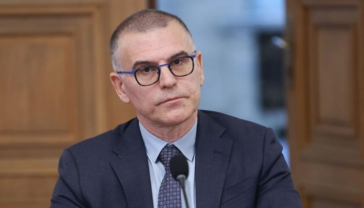 Анализ на Симеон Дянков показва как строителството на един километър от магистралата въздейства върху БВП, заетостта и безопасността