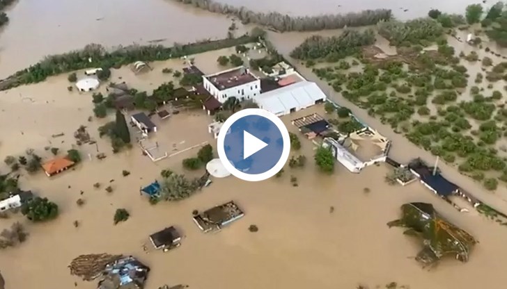 Над 300 сигнала за помощ само от град Сан Хавиер, валежите в Мурсия продължават с пълна сила