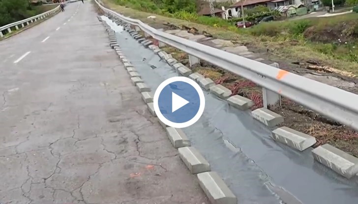 Дъждът тази сутрин усложни ситуацията, евакуацията остава в сила