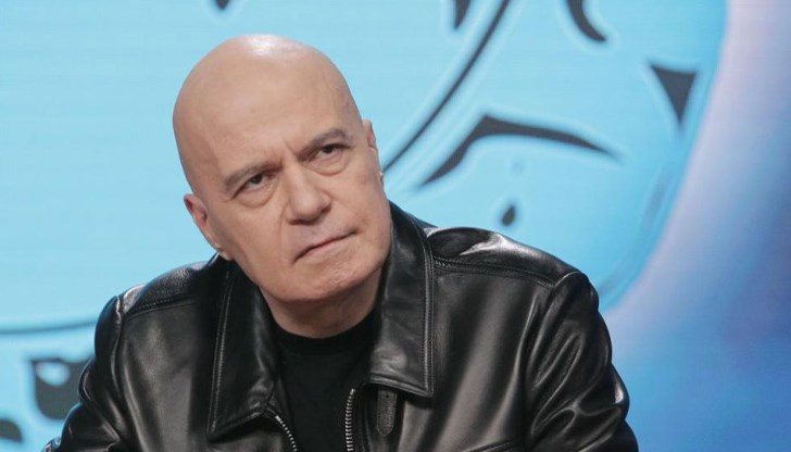 Измамниците използват стари негови интервюта и обещават парични награди чрез фалшив профил