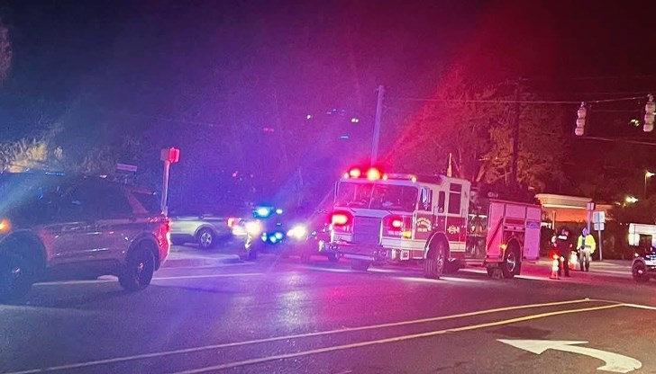 Четирима от пострадалите са в критично състояние, властите издирват извършителя