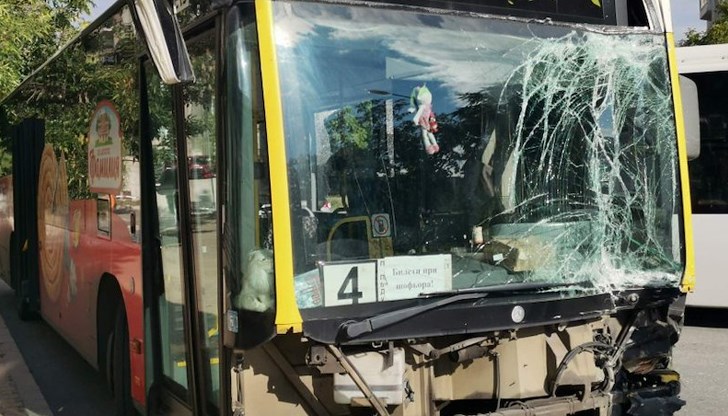 Единият от шофьорите е получил инсулт