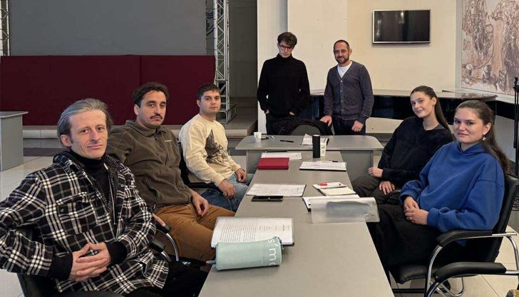 Премиерата на спектакъла се очаква през декември в зала „Европа" на Доходно здание