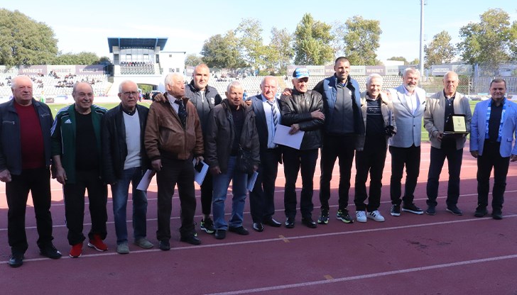 Стотици русенци се събраха на стадиона да отбележат 50 години от историческия триумф