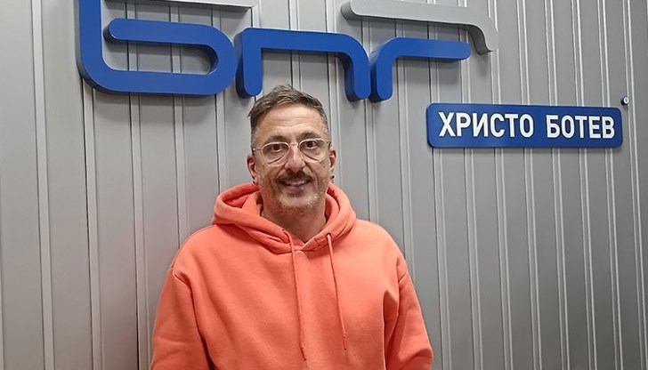 Мярката е взета до изясняване на обстоятелствата около обвиненията за принуда и упояване на младеж