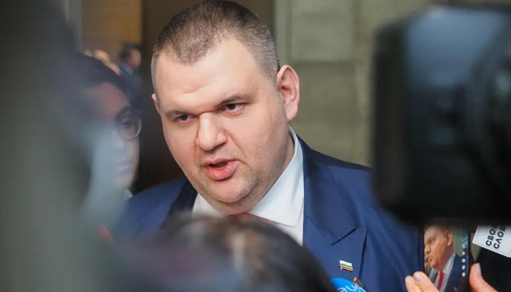 Лидерът на ДПС – Ново начало обвини ПП-ДБ в национално предателство и призова президента да напусне Дондуков 2