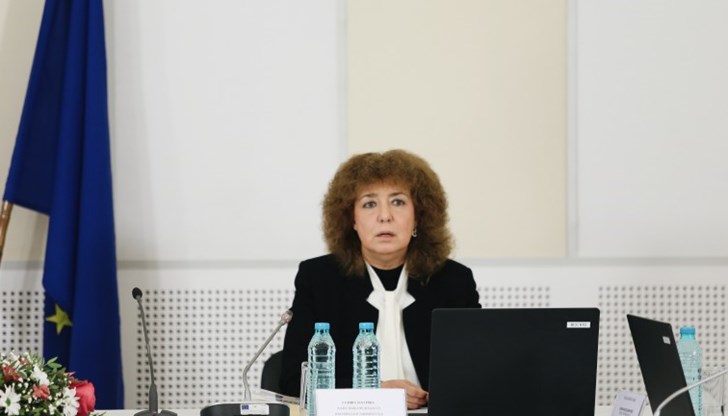 Адвокатът задава неудобни въпроси към председателя на ВКС относно проблеми в съдебната система Адвокатът задава неудобни въпроси към председателя на ВКС относно проблеми в съдебната система