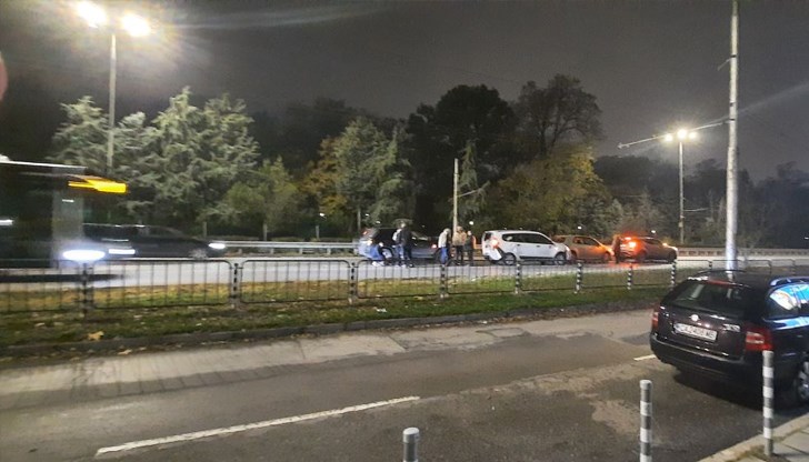 Инцидентът е в посока центъра, има леко пострадали Инцидентът е в посока центъра, има леко пострадали