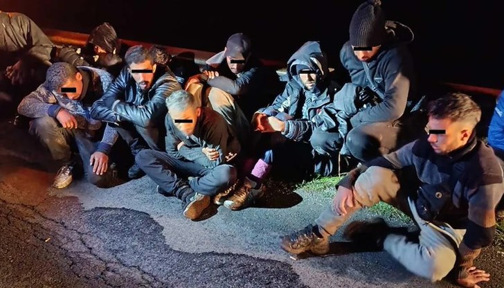 Полицията задържа двама молдовски граждани за трафик на хора, водачът е бил под въздействието на амфетамин