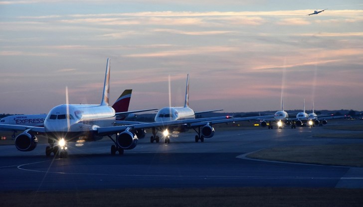 Пътници за Брюксел остават на земята след отмяна на полети