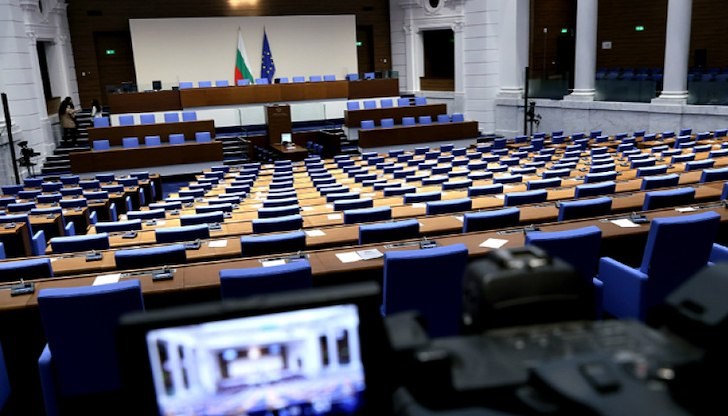 Само 71 депутати се регистрираха, следващ опит в петък