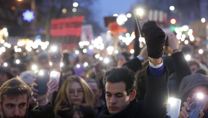 Трупата отказва да приеме нов правилник, който забранява политически изказвания под заплаха от уволнение