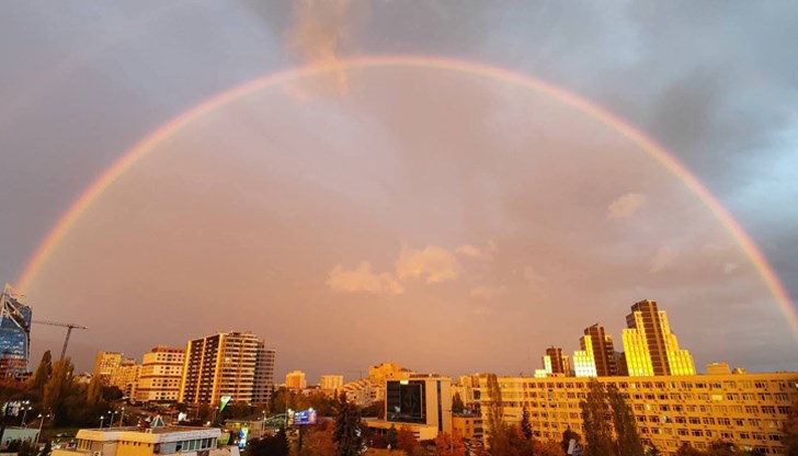 В ранните часове над столицата преваля слаб дъжд
