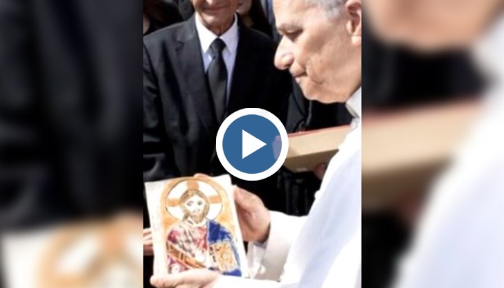 Керамичната творба на Пламена Пейкова вече е във Ватикана