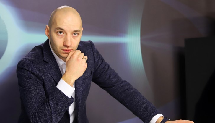 Борисов губи, но не може да отиде на избори заради риска от Радев