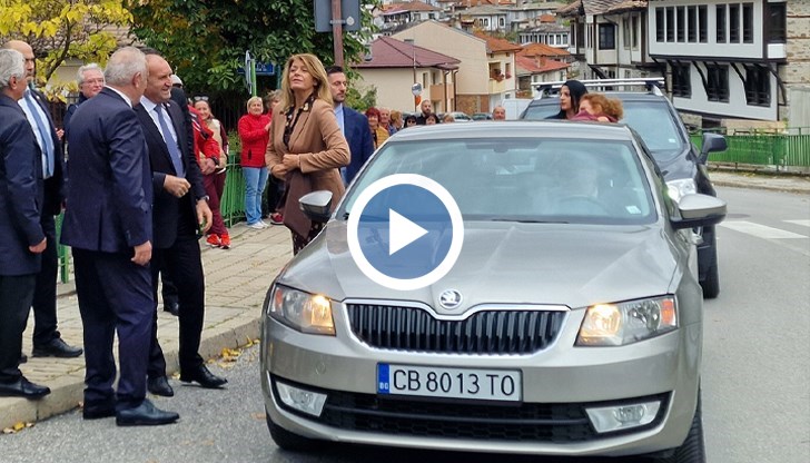 Президентът беше посрещнат с аплодисменти при първото използване на собствена кола при официално събитие