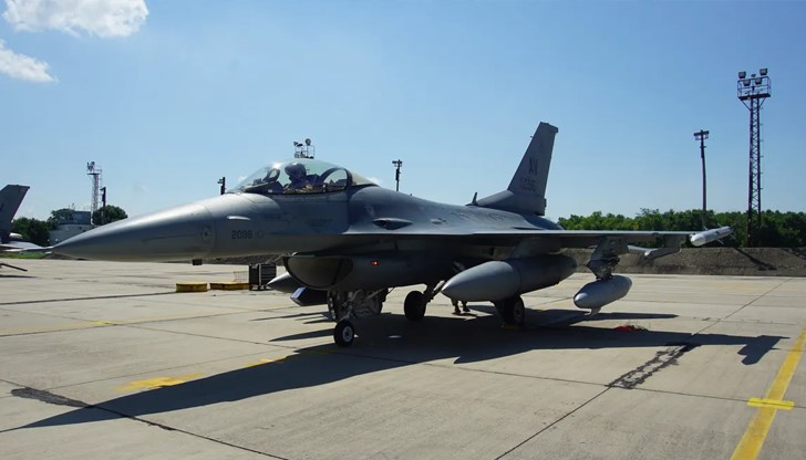 Генерал-майор Николай Русев обясни в интервю за БТА какво липсва за пълноценната работа на новите самолети Генерал-майор Николай Русев обясни в интервю за БТА какво липсва за пълноценната работа на новите самолети