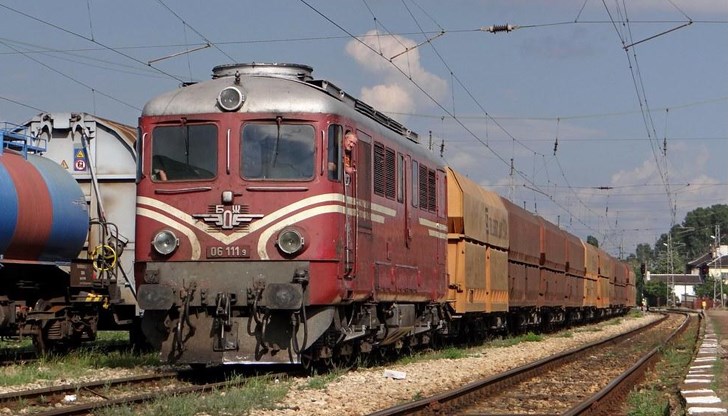 Младеж загина на място, след като премина при спуснати бариери