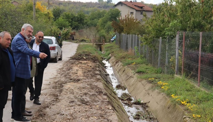 Валентин Атанасов е извършил превантивни дейности срещу наводнения след интензивни валежи в региона