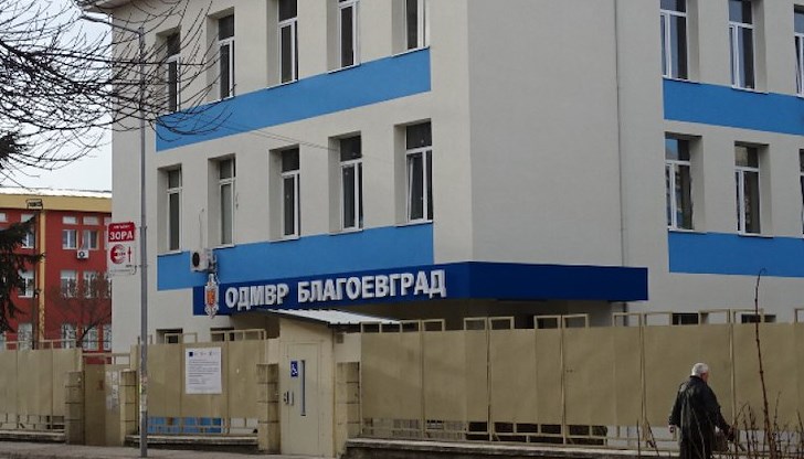 Наркотикът е бил скрит в кухина на вратата към помещението за арест