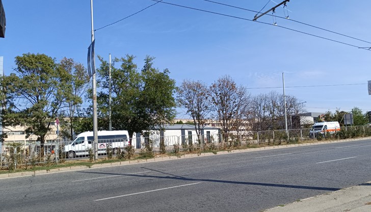 Движението ще бъде ограничено до вторник при кръстовището с булевард „Васил Левски" Движението ще бъде ограничено до вторник при кръстовището с булевард „Васил Левски"