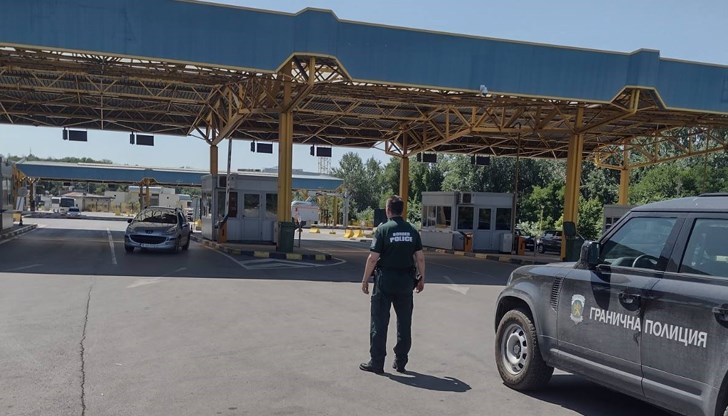 В операцията участваха инспектор Калина Великова и Стенли Цонев от ГКПП – Русе