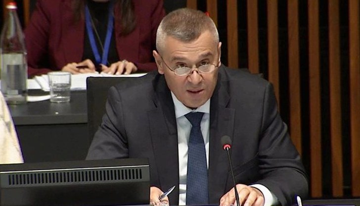 Министърът на земеделието апелира за спешни мерки и мониторинг на вноса от Украйна Министърът на земеделието апелира за спешни мерки и мониторинг на вноса от Украйна