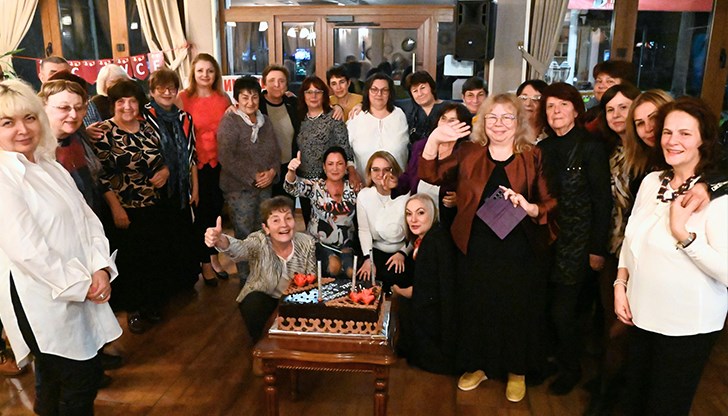 Заместник-министърът Дора Янкова, кметът Пенчо Милков и ръководството на БСП поздравиха организацията за нейната дългогодишна работа