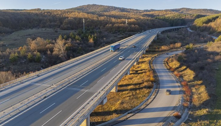 Шофьорите да внимават в участъка между Долна Диканя и 56-ти км до 17 октомври Шофьорите да внимават в участъка между Долна Диканя и 56-ти км до 17 октомври