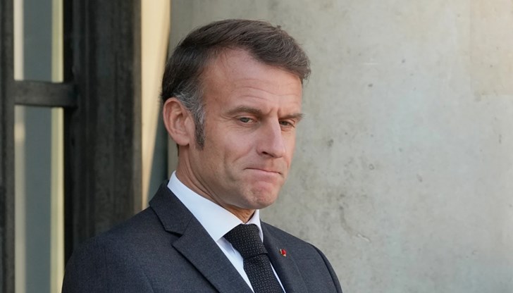 Френският президент приближава антирекорда на Франсоа Оланд