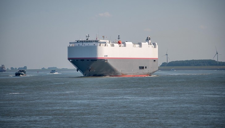 Десетима украински моряци бяха спасени от български хеликоптер и турски кораб Десетима украински моряци бяха спасени от български хеликоптер и турски кораб