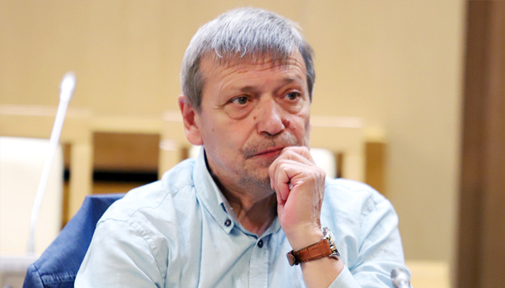 Експертът предлага мерки за увеличаване на приходите и намаляване на