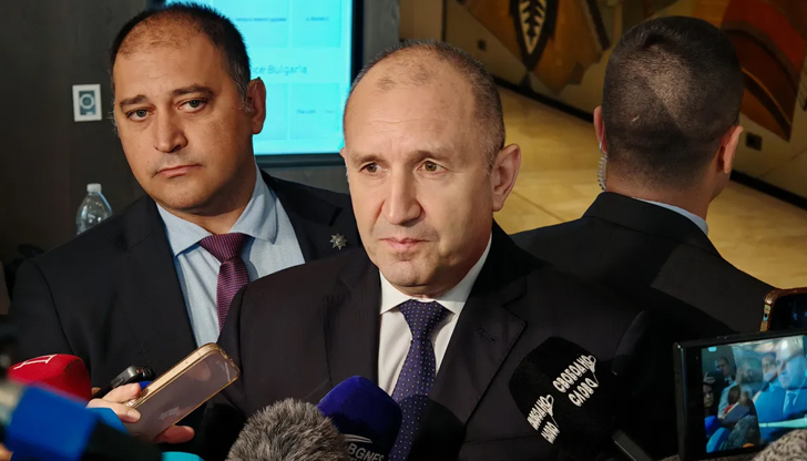 Държавата не е детска игра с количкиУправляващите са в парализа