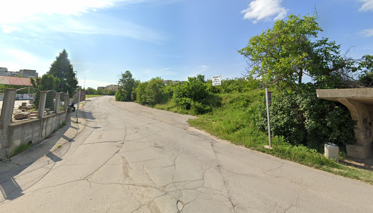 Парцелите са с начални цени от 35 000 и 60