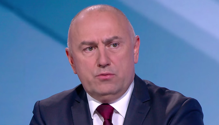 Според него дефицитът е нараснал с 210% спрямо миналия августРазходите