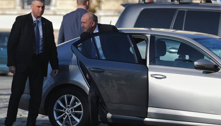 Делян Пеевски критикува Радев за евтин PR със свой скъп