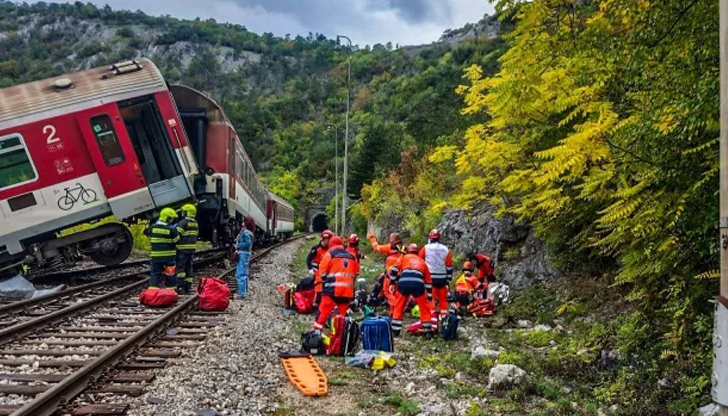 Двама от пострадалите са в критично състояниеОколо сто души са