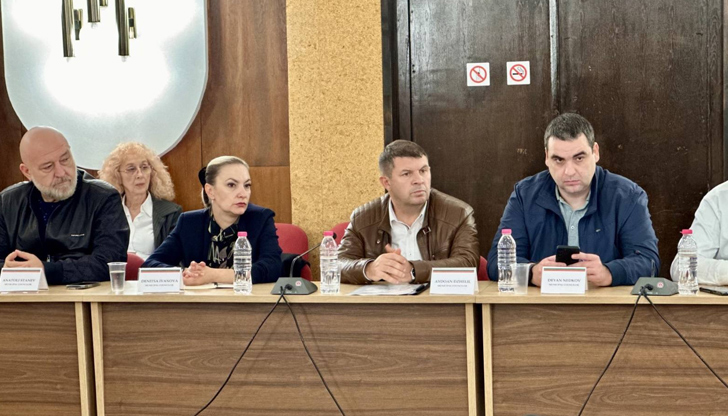 Партията обеща да информира евродепутатите си и да се срещне