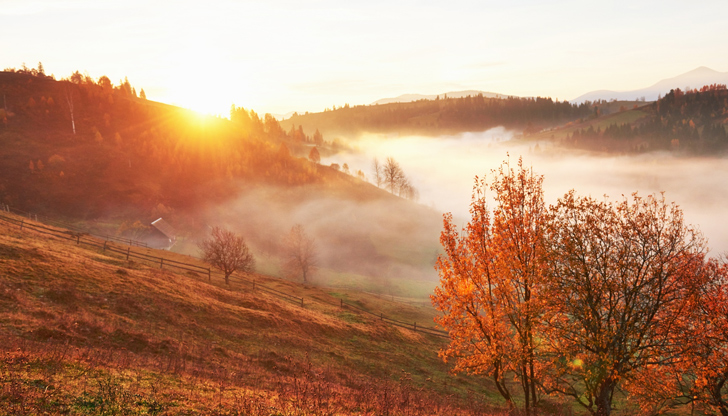 Сутринта ще е студена с мъгла в низините, но през