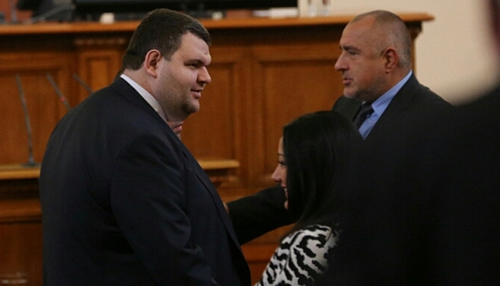 Лидерът на ГЕРБ рискува да бъде политически потопен, ако влезе