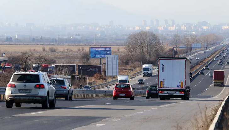 АПИ обновява мантинели в два участъкаДо 18:00 часа днес пътуващите
