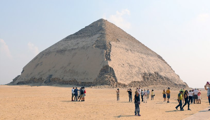 Жената попаднала дълбоко във вътрешността на пирамидата на около 80