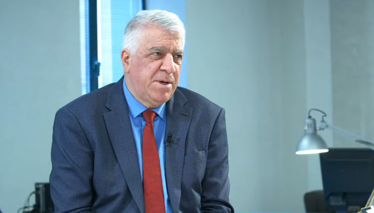 Икономистът алармира, че държавата е близко до фалитПроф. Румен Гечев