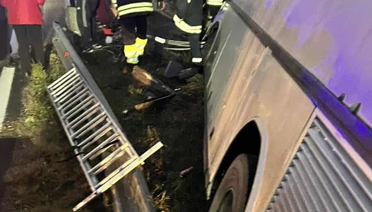 Пожарникарите Иван Дулев и Красимир Вълчев и полицаят Димитър Димитров